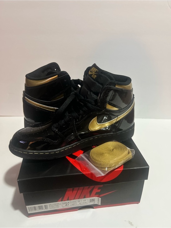 Jordan Shoes - Jordan Retro 1 Black/Gold